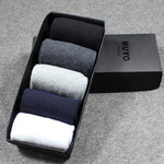 Herrensocken in Geschenkbox mit mittlerer Dicke, Herbst und Winter, Herrensocken in mittlerer Schlauchform, lässige Socken, einfache Fünf Paar Socken in Geschenkbox mit Rautenmuster