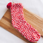 Verdickter, mit Fleece gefütterter Schlafanzug aus Korallenvlies für die Einschlusszeit. Warme Frottee-Schlafsocken