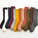 Damensocken aus Baumwolle mit vertikalen Streifen