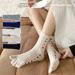 Atmungsaktive, schweißabsorbierende, lange Socken mit geteilter Zehenpartie für Damen von Love